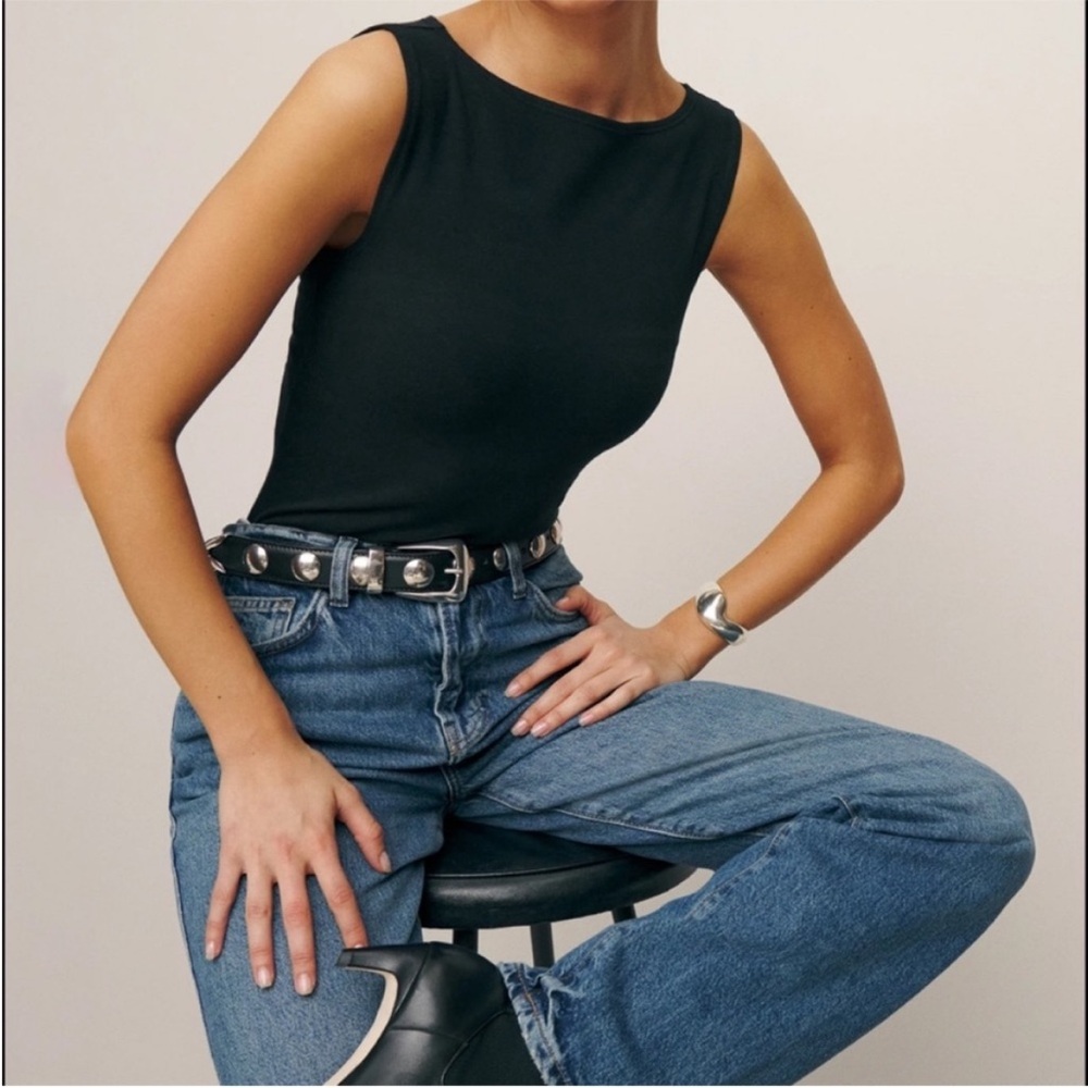NEW Reformation Dusk Knit Top Black
Size Small